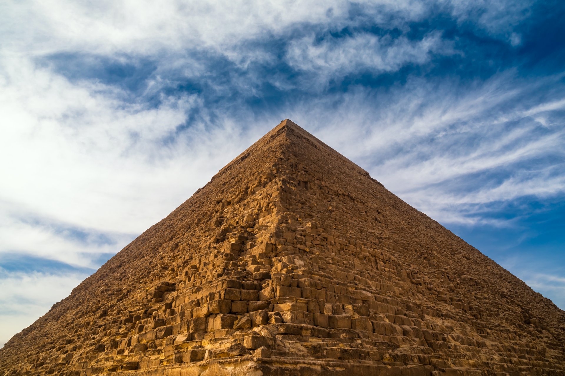 http://The%20largest%20pyramid%20under%20the%20beautiful%20sky