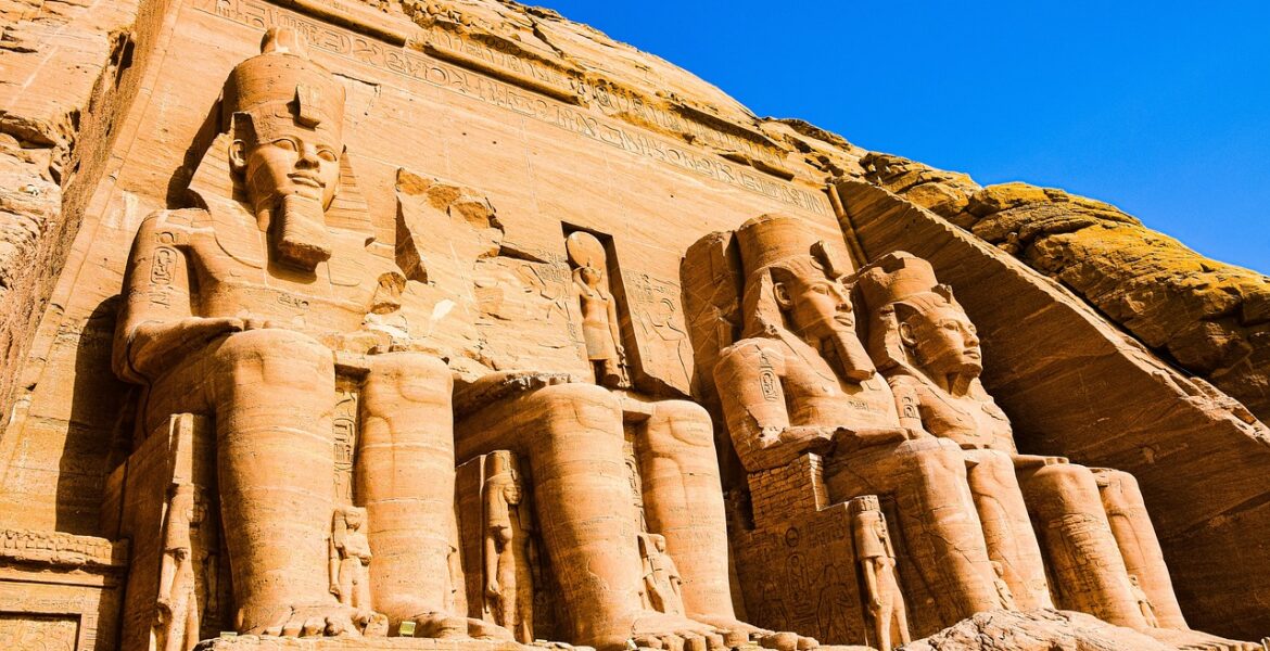 abu-simbel-7348347_1280